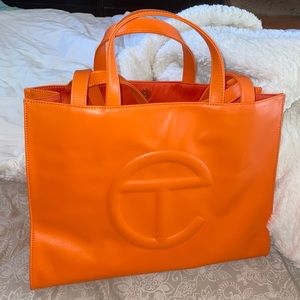 Orange medium telfar like new and was only used twice